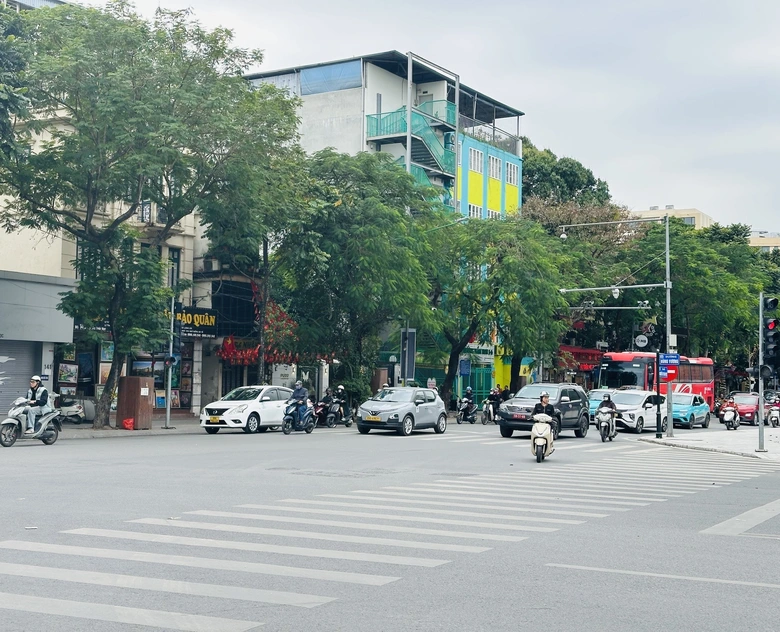 H&agrave; Nội: Camera AI tạo &ldquo;l&agrave;n s&oacute;ng xanh&rdquo;, xe lưu th&ocirc;ng th&ocirc;ng suốt, dừng chờ đ&egrave;n đỏ ngắn hơn- Ảnh 5.