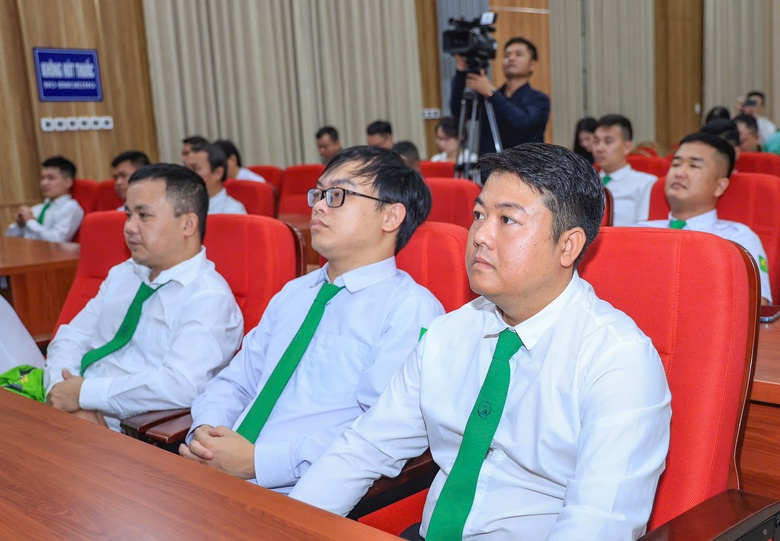 Doanh nghiệp vận tải c&ocirc;ng nghệ v&agrave; tr&aacute;ch nhiệm đồng h&agrave;nh x&acirc;y dựng văn h&oacute;a giao th&ocirc;ng- Ảnh 1.