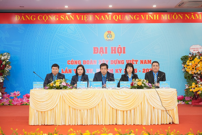 Khai mạc phi&ecirc;n thứ nhất Đại hội C&ocirc;ng đo&agrave;n X&acirc;y dựng Việt Nam lần thứ XV- Ảnh 1.