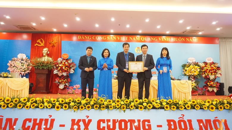 Đại hội XV Công đoàn Xây dựng VN: Hội tụ sức mạnh, tinh thần sáng tạo của người lao động- Ảnh 2. Đại hội XV Công đoàn Xây dựng VN: Hội tụ sức mạnh, tinh thần sáng tạo của người lao động- Ảnh 2.