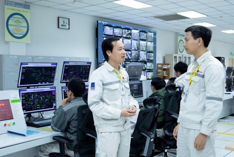 Nh&agrave; m&aacute;y th&ocirc;ng minh đầu ti&ecirc;n của Petrovietnam: Dấu ấn đậm n&eacute;t chuyển đổi số- Ảnh 1.