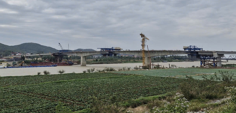 Bắc Ninh: Cầu Cẩm L&yacute; kh&oacute; về đ&iacute;ch cuối năm 2025, kiến nghị gi&atilde;n tiến độ đến giữa 2026- Ảnh 2.