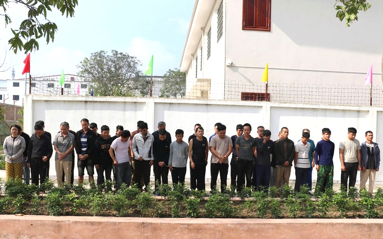 Nghệ An: Ph&aacute; chuy&ecirc;n &aacute;n, triệt ph&aacute; ổ nh&oacute;m mua b&aacute;n vũ kh&iacute; qu&acirc;n dụng tr&ecirc;n kh&ocirc;ng gian mạng- Ảnh 4.