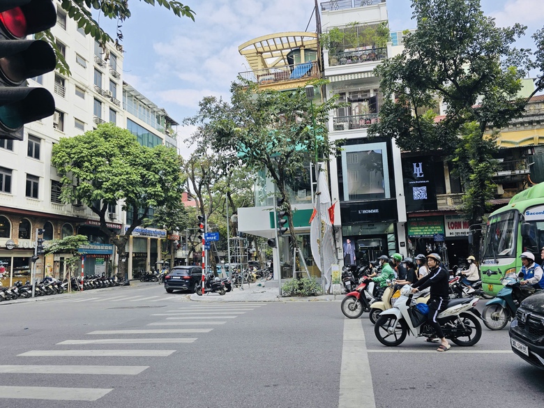 H&agrave; Nội: Camera AI tạo &ldquo;l&agrave;n s&oacute;ng xanh&rdquo;, xe lưu th&ocirc;ng th&ocirc;ng suốt, dừng chờ đ&egrave;n đỏ ngắn hơn- Ảnh 7.
