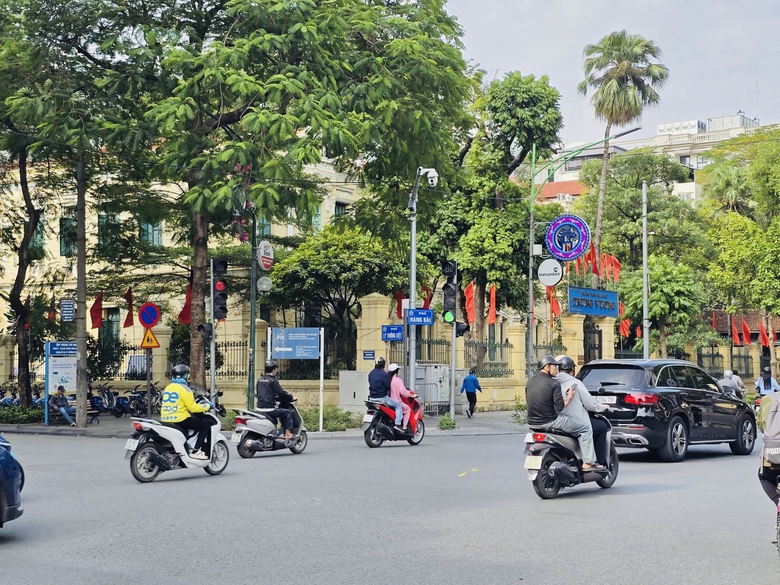 H&agrave; Nội: Camera AI tạo &ldquo;l&agrave;n s&oacute;ng xanh&rdquo;, xe lưu th&ocirc;ng th&ocirc;ng suốt, dừng chờ đ&egrave;n đỏ ngắn hơn- Ảnh 8.