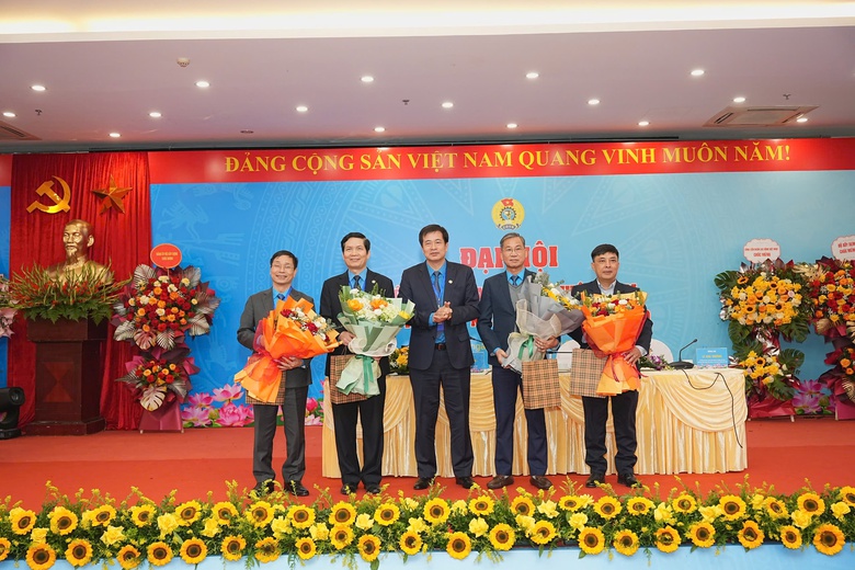 Đại hội XV Công đoàn Xây dựng VN: Hội tụ sức mạnh, tinh thần sáng tạo của người lao động- Ảnh 6. Đại hội XV Công đoàn Xây dựng VN: Hội tụ sức mạnh, tinh thần sáng tạo của người lao động- Ảnh 6.