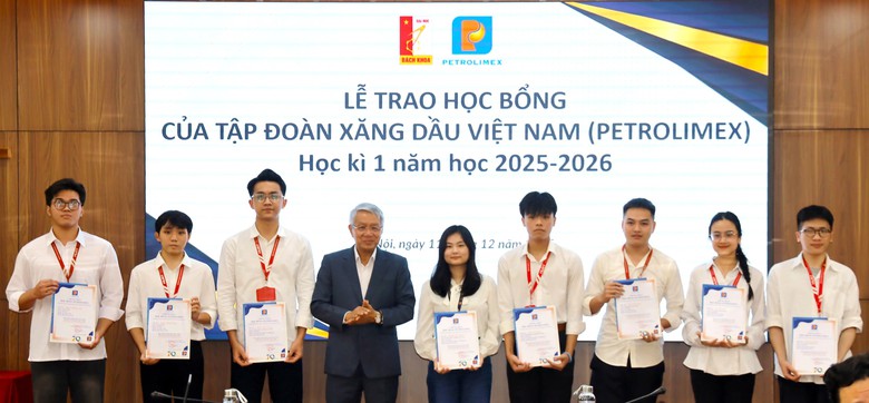 Petrolimex tiếp sức tri thức, đồng hành cùng sinh viên Đại học Bách Khoa- Ảnh 2. Petrolimex tiếp sức tri thức, đồng hành cùng sinh viên Đại học Bách Khoa- Ảnh 2.