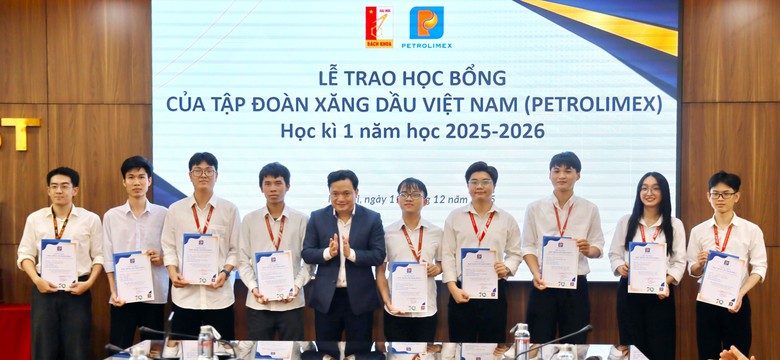 Petrolimex tiếp sức tri thức, đồng hành cùng sinh viên Đại học Bách Khoa- Ảnh 1. Petrolimex tiếp sức tri thức, đồng hành cùng sinh viên Đại học Bách Khoa- Ảnh 1.
