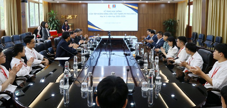 Petrolimex tiếp sức tri thức, đồng hành cùng sinh viên Đại học Bách Khoa- Ảnh 6. Petrolimex tiếp sức tri thức, đồng hành cùng sinh viên Đại học Bách Khoa- Ảnh 6.