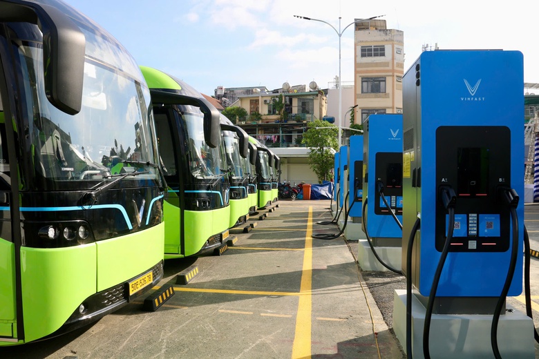 TP.HCM đưa v&agrave;o khai th&aacute;c 58 xe bu&yacute;t điện tuyến 33 v&agrave; 150- Ảnh 1.