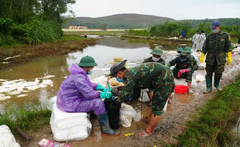 Cục Xăng dầu n&oacute;i g&igrave; về sự cố tr&agrave;n dầu ở KKT Dung Quất?- Ảnh 4.