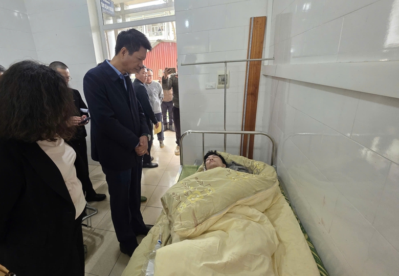 Nguyên nhân ban đầu vụ lật xe khách khiến 9 người tử vong ở Lào Cai- Ảnh 1. Nguyên nhân ban đầu vụ lật xe khách khiến 9 người tử vong ở Lào Cai- Ảnh 1.