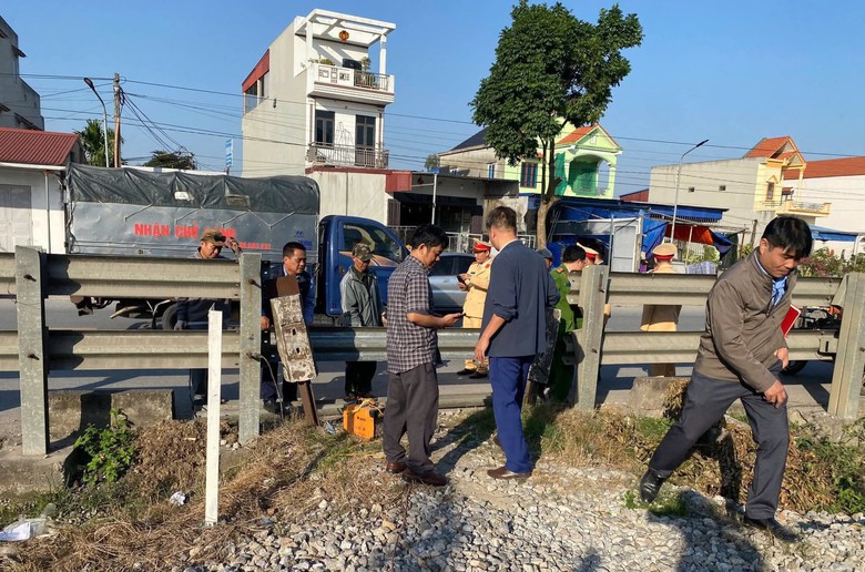 Ninh B&igrave;nh: X&oacute;a bỏ lối đi tự mở qua đường sắt tại Km 77+700 tuyến Bắc - Nam- Ảnh 1.