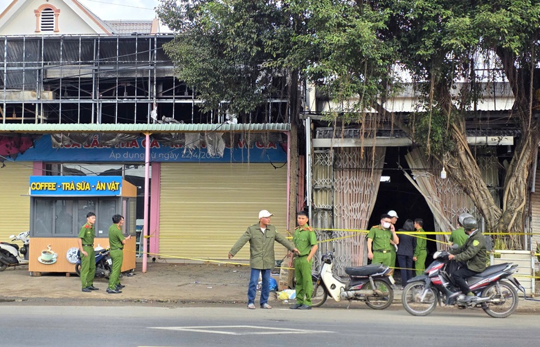 Bé trai 26 ngày tuổi sống sót kỳ diệu trong vụ cháy làm 4 người tử vong, sức khỏe ra sao?- Ảnh 3. Bé trai 26 ngày tuổi sống sót kỳ diệu trong vụ cháy làm 4 người tử vong, sức khỏe ra sao?- Ảnh 3.