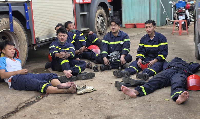 Bé trai 26 ngày tuổi sống sót kỳ diệu trong vụ cháy làm 4 người tử vong, sức khỏe ra sao?- Ảnh 2. Bé trai 26 ngày tuổi sống sót kỳ diệu trong vụ cháy làm 4 người tử vong, sức khỏe ra sao?- Ảnh 2.