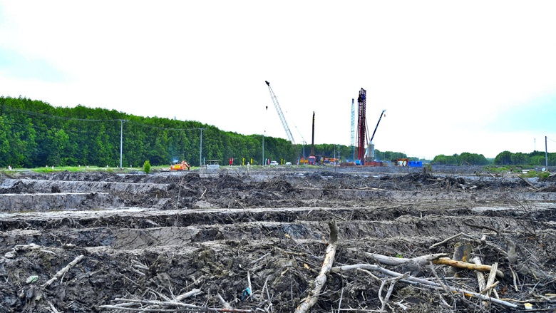 Nhộn nhịp thi c&ocirc;ng cao tốc C&agrave; Mau - Đất Mũi, đường ra đảo H&ograve;n Khoai- Ảnh 6.