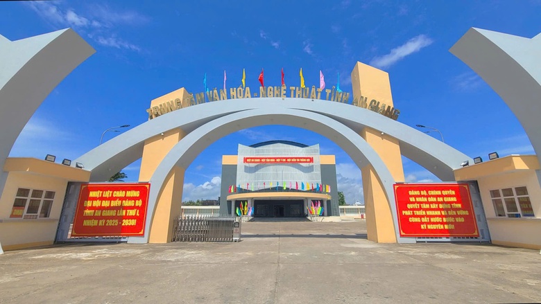 Trung t&acirc;m Văn h&oacute;a - Nghệ thuật tỉnh An Giang: Một năm kh&ocirc;ng ngừng vượt kh&oacute;- Ảnh 1.