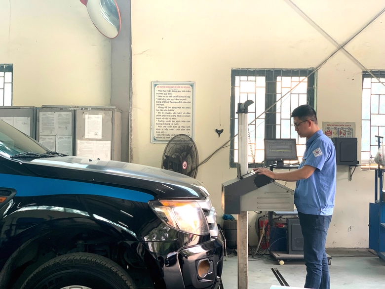 Đề xuất &ocirc; t&ocirc; "độ" th&ocirc;ng số kỹ thuật, tem kiểm định kh&ocirc;ng c&oacute; hiệu lực- Ảnh 1.