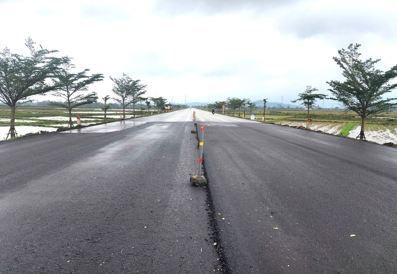 Hà Tĩnh: Tháo gỡ "điểm nghẽn" giao thông, xây dựng ở cấp xã sau sáp nhập- Ảnh 2. Hà Tĩnh: Tháo gỡ "điểm nghẽn" giao thông, xây dựng ở cấp xã sau sáp nhập- Ảnh 2.