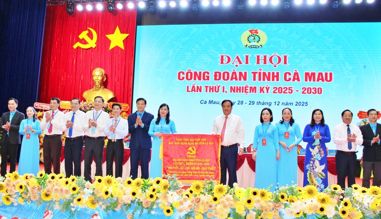 Những đột phá của Công đoàn Cà Mau trong tình hình mới- Ảnh 1. Những đột phá của Công đoàn Cà Mau trong tình hình mới- Ảnh 1.