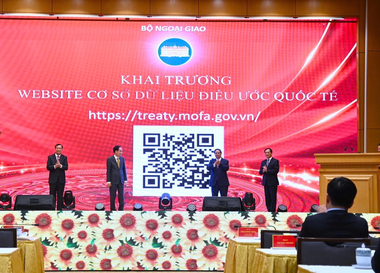 Thủ tướng: Cần nâng tầm "sứ mệnh quốc tế", đóng góp của Việt Nam cho hòa bình, phát triển- Ảnh 3. Thủ tướng: Cần nâng tầm "sứ mệnh quốc tế", đóng góp của Việt Nam cho hòa bình, phát triển- Ảnh 3.