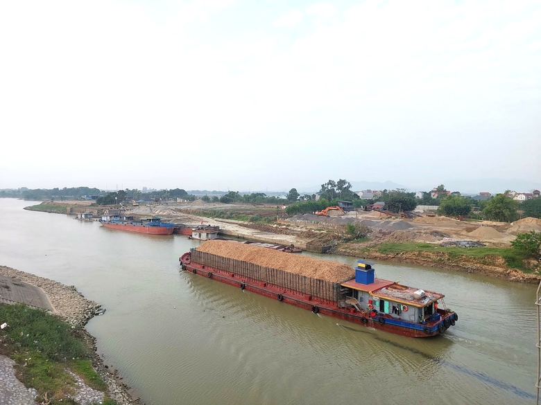 Ho&agrave;n thiện ph&aacute;p luật, tăng ứng dụng c&ocirc;ng nghệ để bảo đảm an to&agrave;n đường thủy- Ảnh 1.