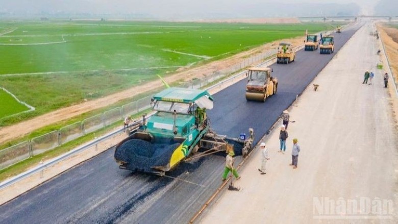 Đảng bộ Bộ X&acirc;y dựng quyết t&acirc;m đổi mới, đồng bộ, đột ph&aacute; th&uacute;c đẩy ph&aacute;t triển hiệu quả- Ảnh 2.