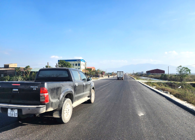 Hà Tĩnh: Tháo gỡ "điểm nghẽn" giao thông, xây dựng ở cấp xã sau sáp nhập- Ảnh 1. Hà Tĩnh: Tháo gỡ "điểm nghẽn" giao thông, xây dựng ở cấp xã sau sáp nhập- Ảnh 1.