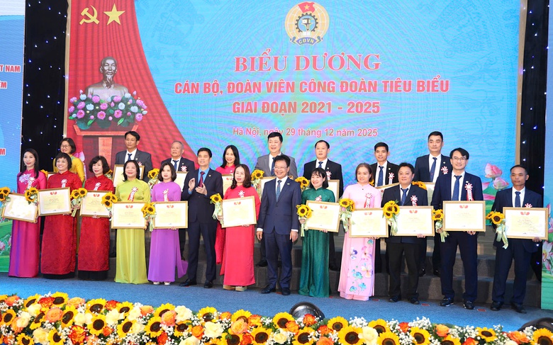 C&ocirc;ng đo&agrave;n Đường sắt Việt Nam kỷ niệm 80 năm th&agrave;nh lập- Ảnh 3.