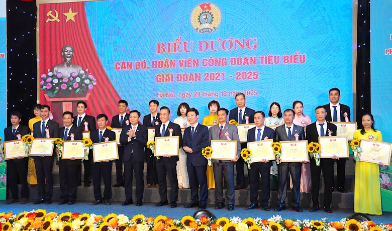 C&ocirc;ng đo&agrave;n Đường sắt Việt Nam kỷ niệm 80 năm th&agrave;nh lập- Ảnh 4.