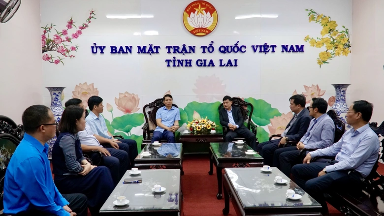 Bộ X&acirc;y dựng trao 1 tỷ đồng hỗ trợ Gia Lai khắc phục hậu quả thi&ecirc;n tai- Ảnh 1.