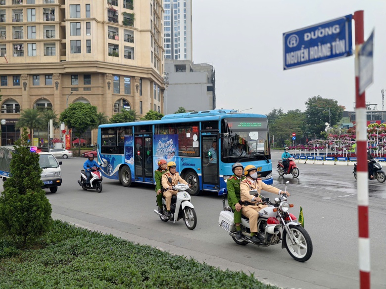 H&agrave; Nội xử l&yacute; nghi&ecirc;m vi phạm trật tự đ&ocirc; thị dịp Tết Dương lịch 2026- Ảnh 1.