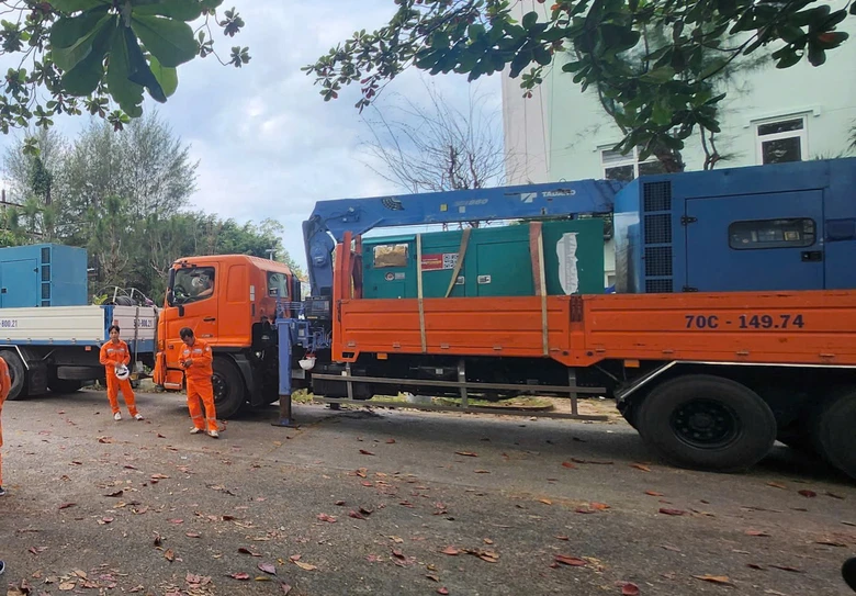 Huy động m&aacute;y diezel, tăng nguồn điện sau sự cố c&aacute;p ngầm Ph&uacute; Quốc- Ảnh 1.
