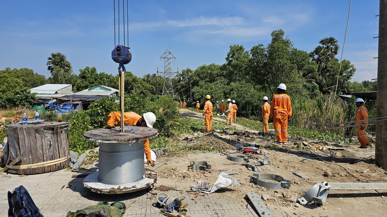 Huy động m&aacute;y diezel, tăng nguồn điện sau sự cố c&aacute;p ngầm Ph&uacute; Quốc- Ảnh 3.