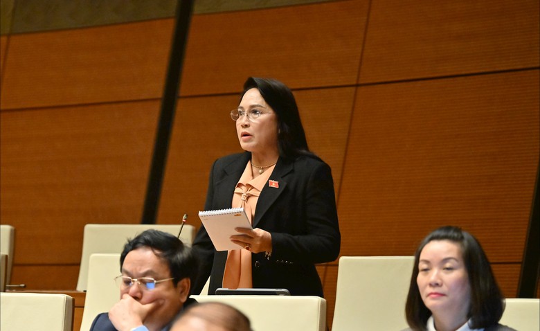 Đại biểu đề nghị c&oacute; g&oacute;i hỗ trợ người d&acirc;n, doanh nghiệp ảnh hưởng nặng nề do b&atilde;o lũ- Ảnh 2.