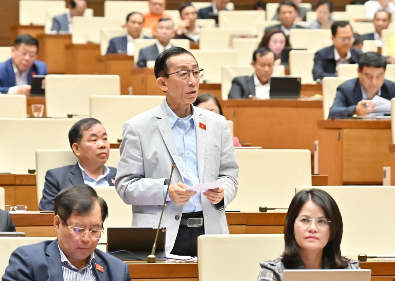 Đại biểu đề nghị c&oacute; g&oacute;i hỗ trợ người d&acirc;n, doanh nghiệp ảnh hưởng nặng nề do b&atilde;o lũ- Ảnh 1.