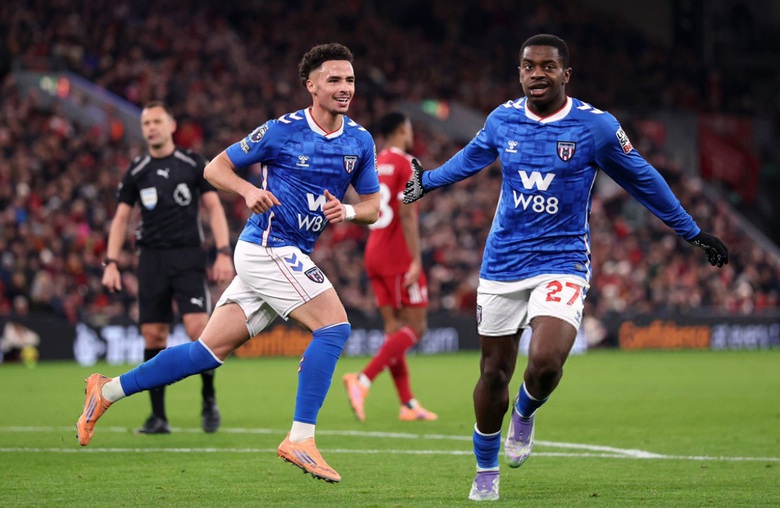 Florian Writz ghi b&agrave;n ph&uacute;t cuối, Liverpool tho&aacute;t thua Sunderland- Ảnh 1.