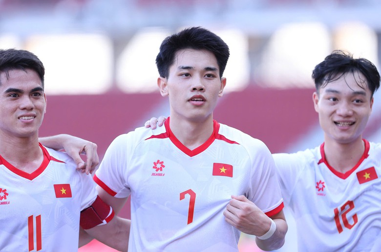 U22 Việt Nam thắng L&agrave;o trong trận ra qu&acirc;n SEA Games 33- Ảnh 1.