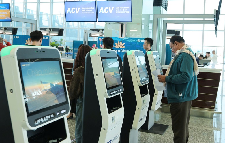 S&acirc;n bay Nội B&agrave;i dự kiến đ&oacute;n gần 115.000 lượt kh&aacute;ch trong ng&agrave;y cao điểm dịp Tết Dương lịch- Ảnh 5.