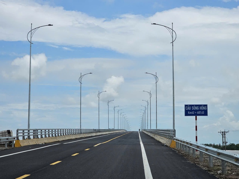 Thu ph&iacute; tuyến đường ven biển tỉnh Hưng Y&ecirc;n từ 3/1/2026- Ảnh 3.