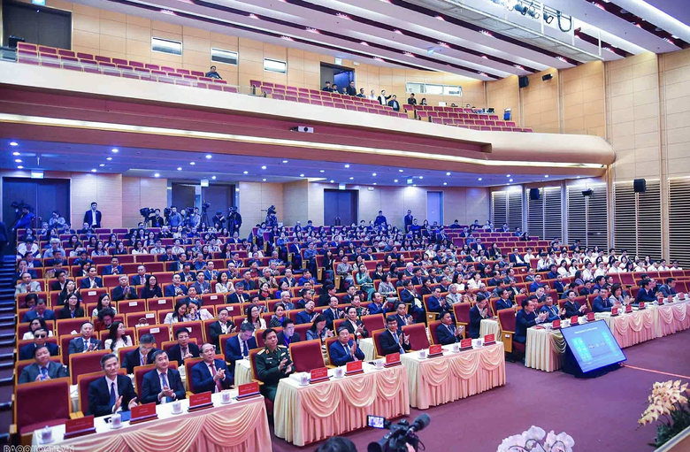 Ngoại giao nh&acirc;n d&acirc;n l&agrave; kh&acirc;u trọng yếu trong chiến lược bảo vệ v&agrave; x&acirc;y dựng đất nước- Ảnh 2.