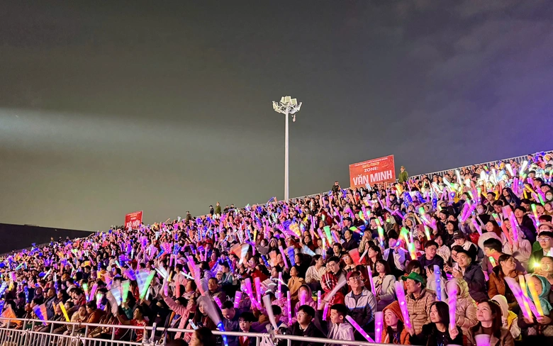 Quảng Ninh rực rỡ đ&ecirc;m nghệ thuật Countdown 2026 ch&agrave;o mừng năm mới- Ảnh 8.