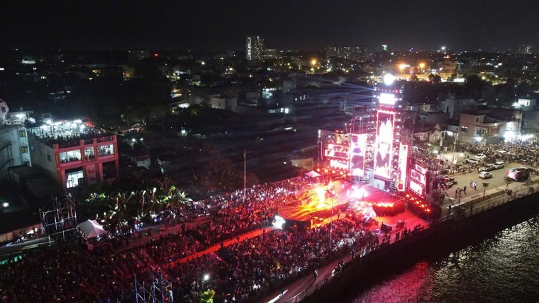 Đồng Nai: Ph&aacute;o hoa rực s&aacute;ng với h&agrave;ng chục ng&agrave;n người h&ograve;a nhịp Countdown đ&oacute;n năm mới 2026- Ảnh 10.