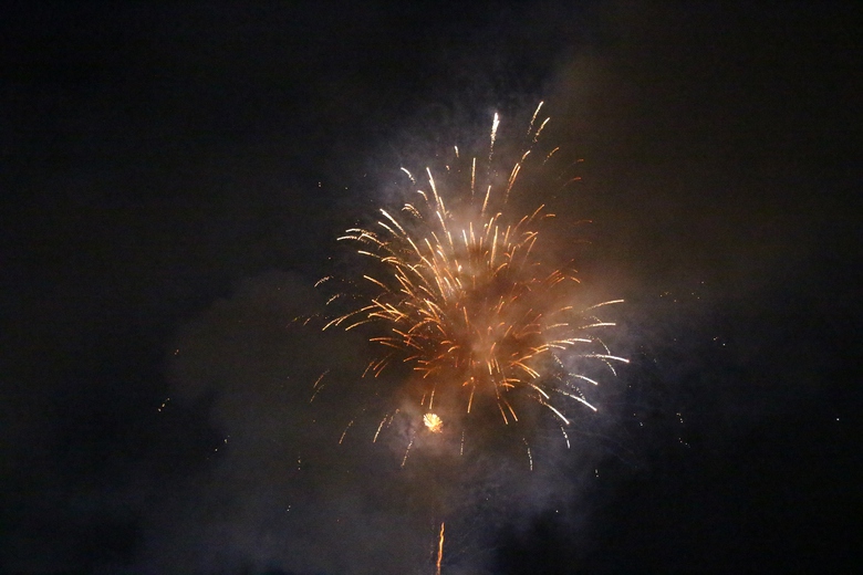 Đồng Nai: Ph&aacute;o hoa rực s&aacute;ng với h&agrave;ng chục ng&agrave;n người h&ograve;a nhịp Countdown đ&oacute;n năm mới 2026- Ảnh 16.