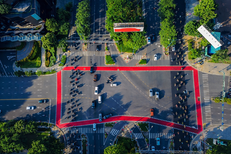 TP.HCM khánh thành làn đường ưu tiên xe đạp dài gần 6km trên đại lộ Mai Chí Thọ- Ảnh 4. TP.HCM khánh thành làn đường ưu tiên xe đạp dài gần 6km trên đại lộ Mai Chí Thọ- Ảnh 4.