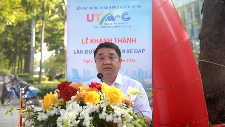 TP.HCM khánh thành làn đường ưu tiên xe đạp dài gần 6km trên đại lộ Mai Chí Thọ- Ảnh 2. TP.HCM khánh thành làn đường ưu tiên xe đạp dài gần 6km trên đại lộ Mai Chí Thọ- Ảnh 2.