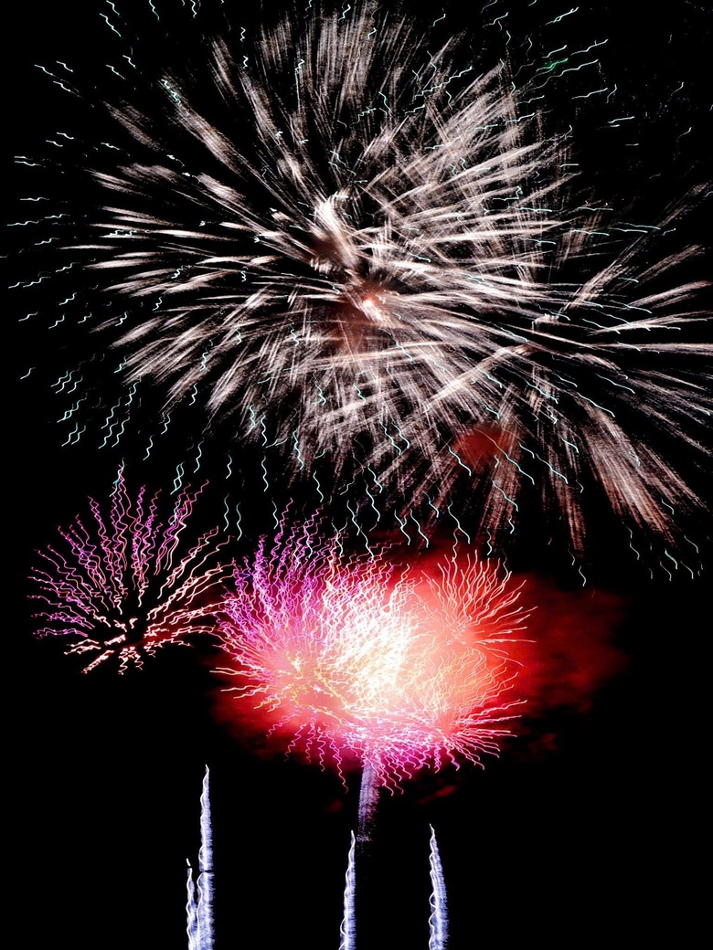 Người dân Hà Nội mãn nhãn đêm pháo hoa chào 2026- Ảnh 10. Người dân Hà Nội mãn nhãn đêm pháo hoa chào 2026- Ảnh 10.