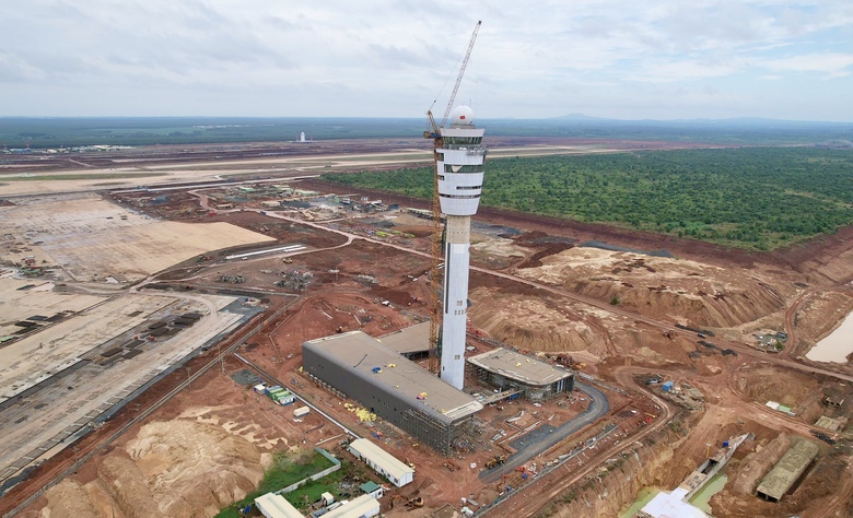 Thứ trưởng Phạm Minh H&agrave; kiểm tra tiến độ Cảng h&agrave;ng kh&ocirc;ng Long Th&agrave;nh - Ảnh 2.