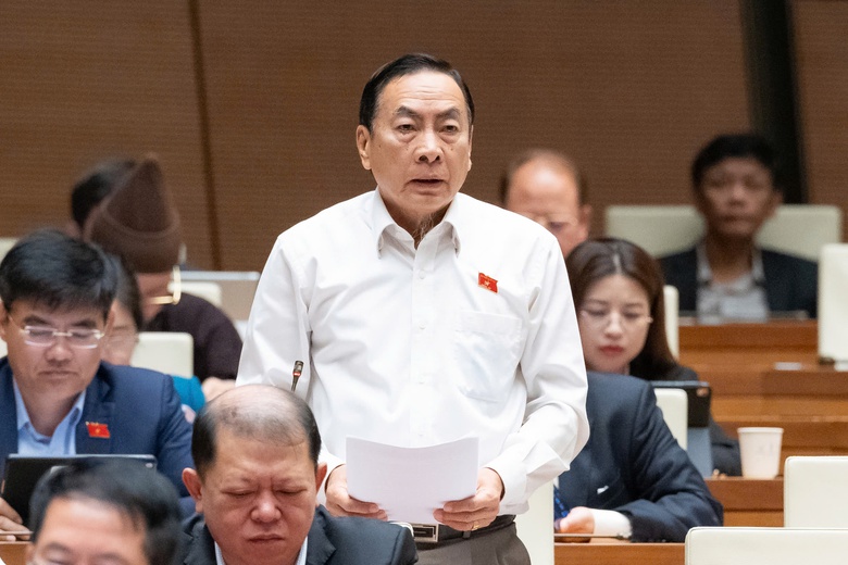 ĐBQH: Giao th&ocirc;ng bứt tốc, an sinh x&atilde; hội cải thiện trong nhiệm kỳ đầy biến động- Ảnh 1.