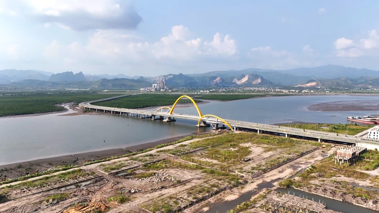 Quảng Ninh dự kiến x&acirc;y dựng Trung t&acirc;m h&agrave;nh ch&iacute;nh mới nằm ven vịnh Cửa Lục- Ảnh 1.